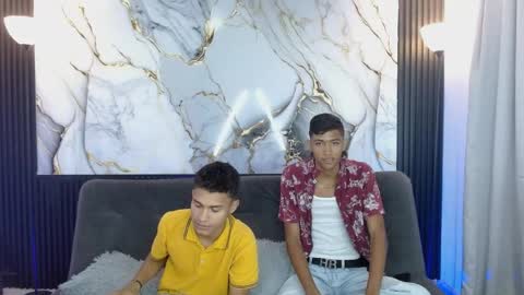 Snapshot of naughtyboys_1 chatting on April 16, 12:28 pm Jader y Esteban online show from April 16, 12:28 pm