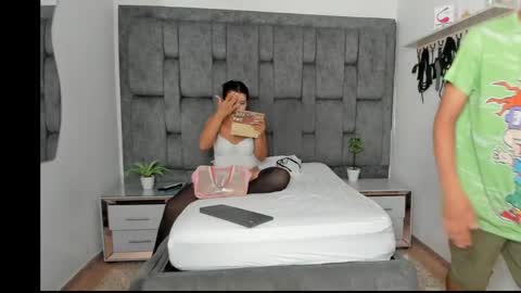 naughtyfusion_os online show from April 4, 12:46 pm