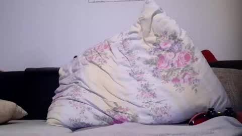 Snapshot of naughtygermansteven chatting on December 16, 11:43 pm naughtygermansteven online show from December 16, 11:43 pm