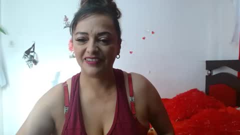 Snapshot of naughtygoddesss chatting on October 19, 9:26 pm naughtygoddesss online show from October 19, 9:26 pm