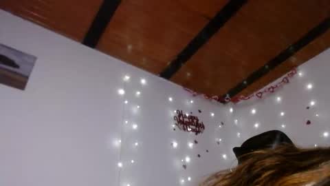 Snapshot of naughtyhotsquirt chatting on March 17, 12:19 pm Kimberly online show from March 17, 12:19 pm