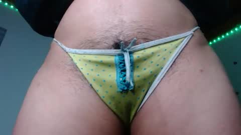 Snapshot of naughtyhotsquirt chatting on March 18, 12:25 am Kimberly online show from March 18, 12:25 am