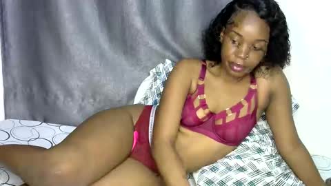 Snapshot of naughtyie chatting on May 23, 10:36 pm naughtyie online show from May 23, 10:36 pm
