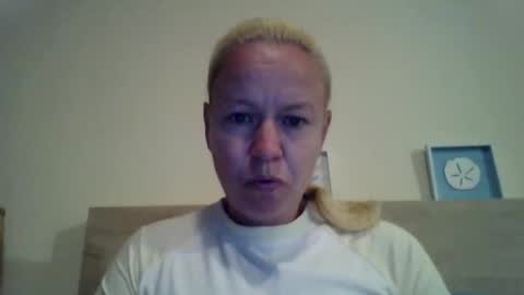 naughtyjennyblondeuk online show from April 18, 7:07 pm