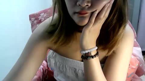 Snapshot of naughtyjoy690 chatting on April 19, 3:39 am naughtyjoy690 online show from April 19, 3:39 am