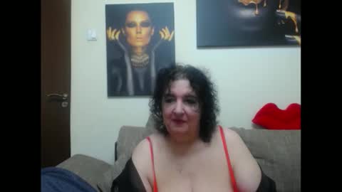 Snapshot of naughtykorin chatting on April 5, 10:07 pm korin online show from April 5, 10:07 pm