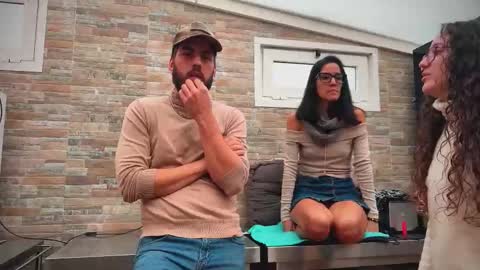 ANDREA STEPH  MIKE online show from February 3, 9:47 am