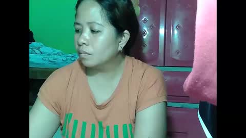 Snapshot of naughtymom26 chatting on September 23, 1:08 am naughtymom26 online show from September 23, 1:08 am