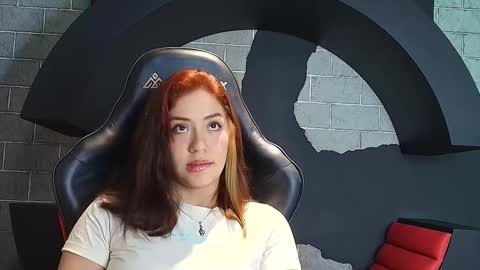 Snapshot of naughtynebulaa chatting on December 3, 7:34 pm NEBULA online show from December 3, 7:34 pm