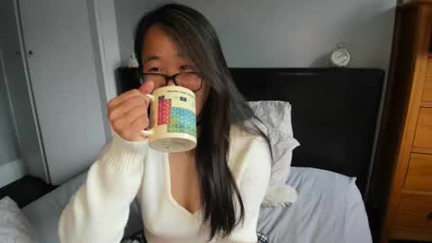 Snapshot of naughtynerdygirl chatting on October 1, 1:06 pm Gigi Chu online show from October 1, 1:06 pm