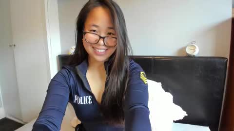 Gigi Chu  online show from October 31, 3:02 pm