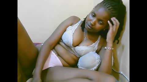 naughtyqueen online show from October 27, 10:36 pm