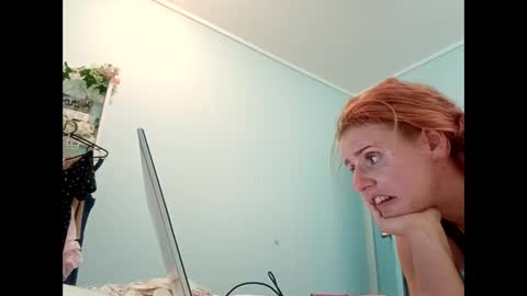 Snapshot of naughtyt333n chatting on February 17, 4:20 am Naughty Jess online show from February 17, 4:20 am