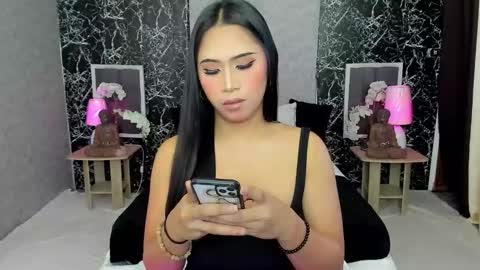 ITS ME YOGIRL PATRICIA online show from November 13, 3:05 am