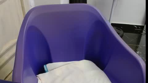 Snapshot of naughtyxpussyx chatting on February 17, 12:18 am naughtyxpussyx online show from February 17, 12:18 am