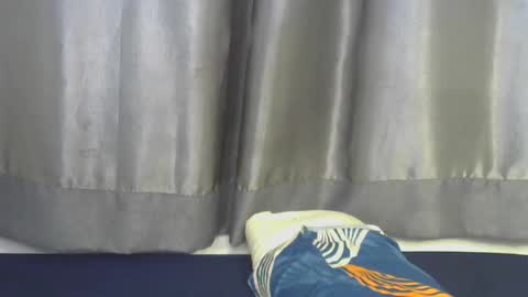 Snapshot of naughtyy4u chatting on May 21, 7:37 am naughtyy4u online show from May 21, 7:37 am