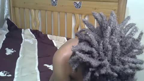 naughytwinxx online show from December 18, 5:08 pm