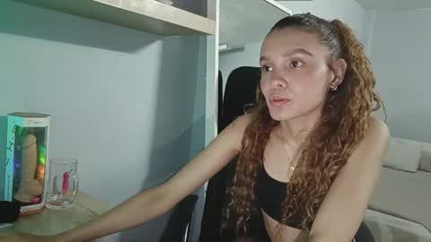 Snapshot of naugthtycurls chatting on September 27, 4:01 pm Arantxa online show from September 27, 4:01 pm