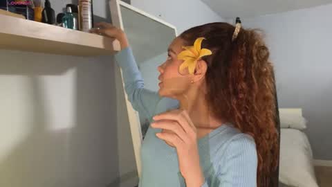 Snapshot of naugthtycurls chatting on December 15, 4:22 pm Arantxa online show from December 15, 4:22 pm