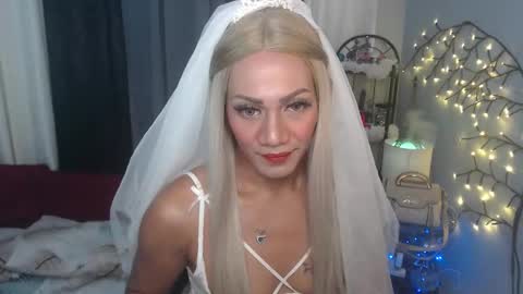 Janna Mae online show from November 12, 4:51 pm