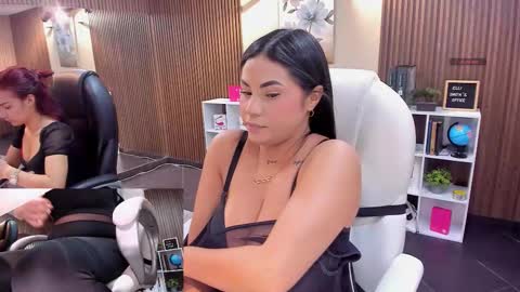         online show from November 7, 7:58 pm