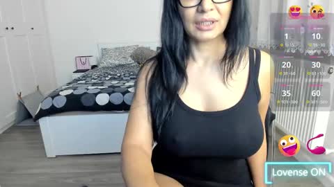 KimBeee online show from March 8, 6:54 am