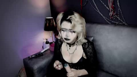 Navier  online show from December 15, 9:19 pm