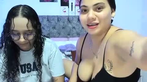 Snapshot of nay_and_aleja chatting on June 30, 11:17 pm nay_and_aleja online show from June 30, 11:17 pm