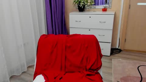 Eliza online show from April 12, 10:42 am