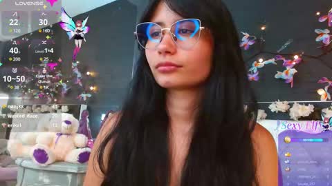 Snapshot of nayecloud chatting on March 1, 9:40 am Naye online show from March 1, 9:40 am