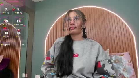 Snapshot of nayecloud chatting on October 14, 3:40 am Naye online show from October 14, 3:40 am