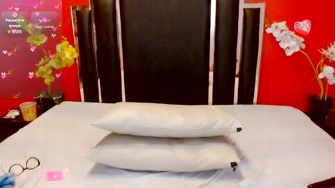 Lady Nayla online show from February 1, 11:27 pm