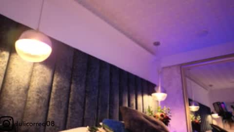 Snapshot of naylapot_ chatting on February 10, 11:25 am Juli online show from February 10, 11:25 am