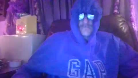 Snapshot of nchugecock chatting on March 23, 5:22 am NcHugeCock online show from March 23, 5:22 am