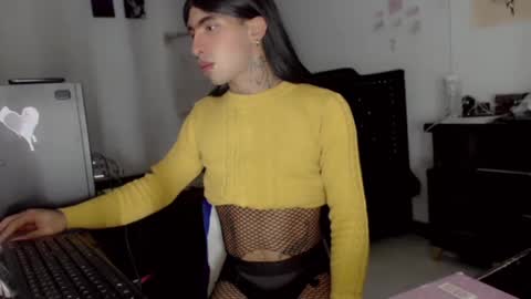 Snapshot of nebullax_mcqueen chatting on February 15, 2:47 pm nebullax_mcqueen online show from February 15, 2:47 pm