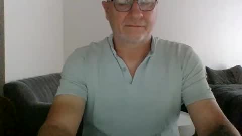 neckdown12 online show from December 19, 6:59 pm