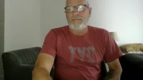 neckdown12 online show from February 14, 9:11 pm