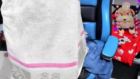 Geek Nicole    im Neeko UwU online show from November 13, 3:55 pm