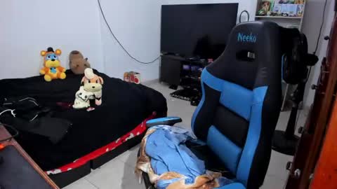 Snapshot of neeko_lol_ chatting on July 9, 11:47 am Geek Nicole im Neeko UwU online show from July 9, 11:47 am
