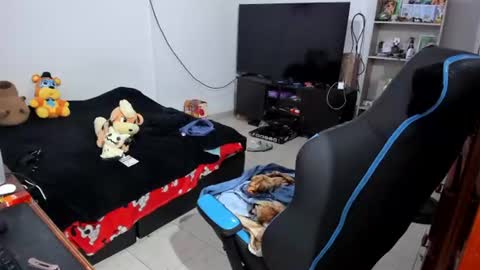Snapshot of neeko_lol_ chatting on July 10, 11:46 am Geek Nicole im Neeko UwU online show from July 10, 11:46 am