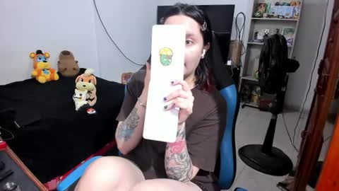 Snapshot of neeko_lol_ chatting on July 15, 11:48 am Geek Nicole im Neeko UwU online show from July 15, 11:48 am