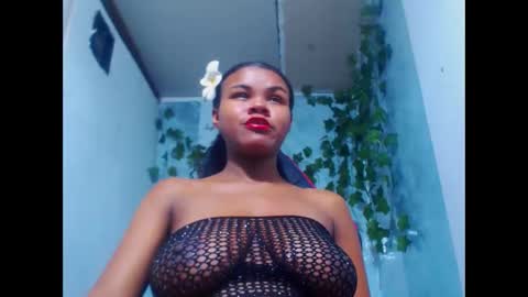 Snapshot of negri_hot_crazy chatting on February 8, 11:35 am negrita online show from February 8, 11:35 am