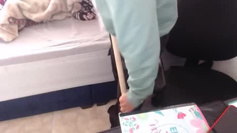 Zoe online show from December 19, 1:18 pm