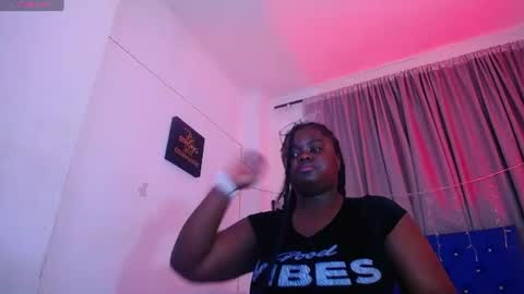 Snapshot of neighbor_ebony chatting on June 24, 3:05 am CHIKY online show from June 24, 3:05 am