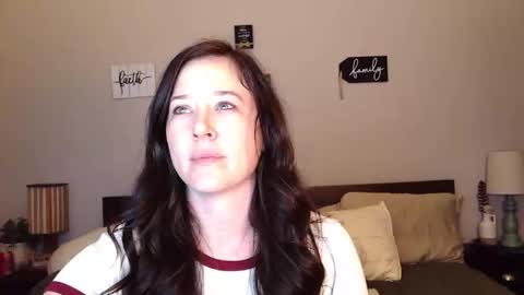 Snapshot of neighborznowlovers chatting on March 1, 7:32 am neighborznowlovers online show from March 1, 7:32 am