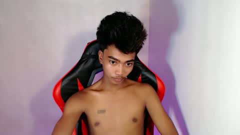 neil_asian69 online show from October 16, 4:13 am