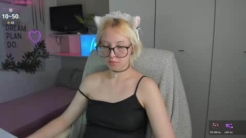 Snapshot of neko_sora chatting on May 4, 8:38 pm Kate online show from May 4, 8:38 pm