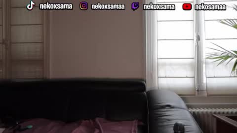 nekoxwaifu online show from May 6, 8:41 am