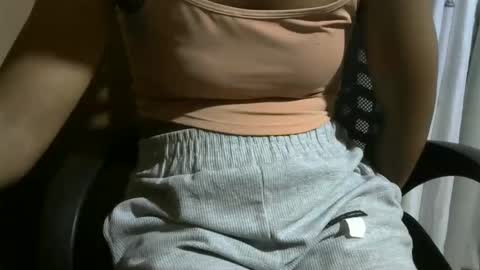 Snapshot of nelia_84 chatting on February 13, 7:32 pm nelia_84 online show from February 13, 7:32 pm