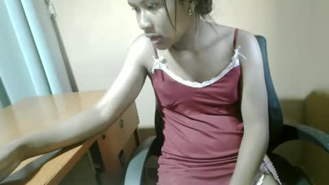 Snapshot of nelia_84 chatting on May 4, 5:25 am nelia_84 online show from May 4, 5:25 am